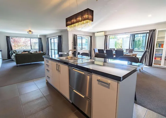 펜션 Forest Lakes Luxury 로토루아
